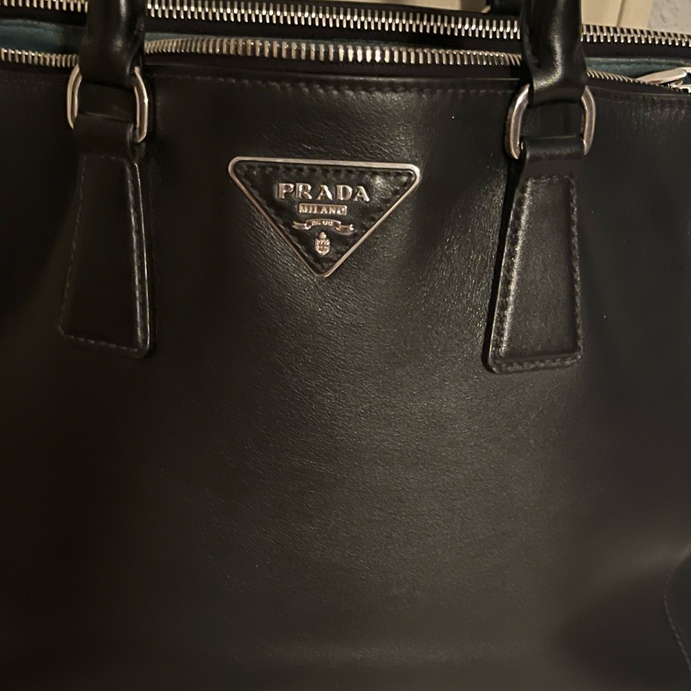 Sold - Vintage Prada purse with 2 zipper compartments - Picture 3 of 16